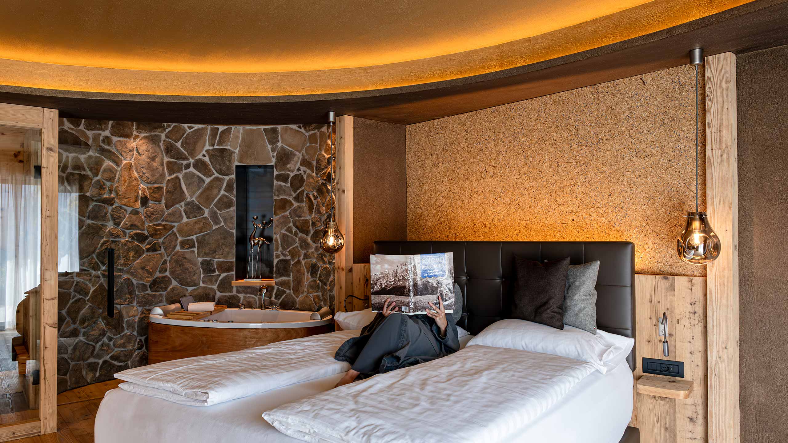La Roccia Wellness Hotel | DOLOMITE ESSENCE, HOSPITALITY REDEFINED.
